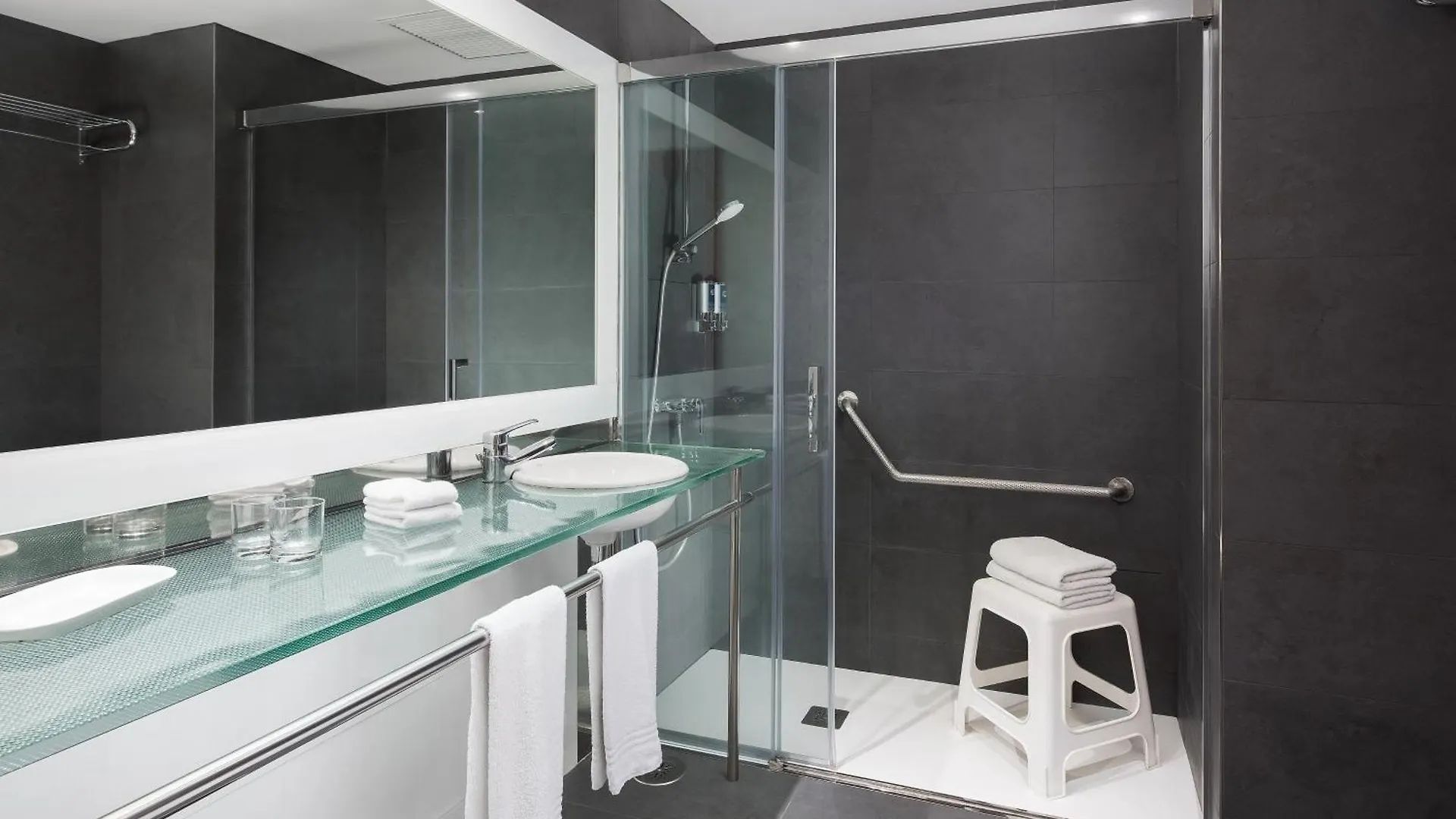 Four Points By Sheraton Barcelona Diagonal 4*,