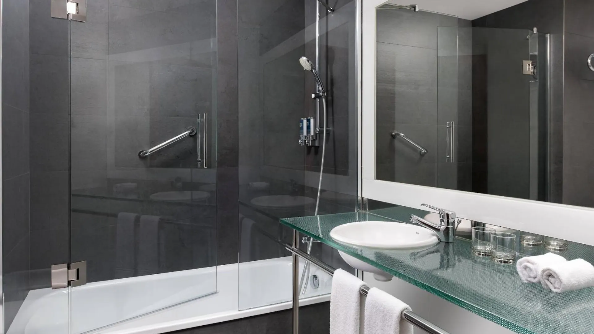 Hotel Four Points By Sheraton Barcelona Diagonal