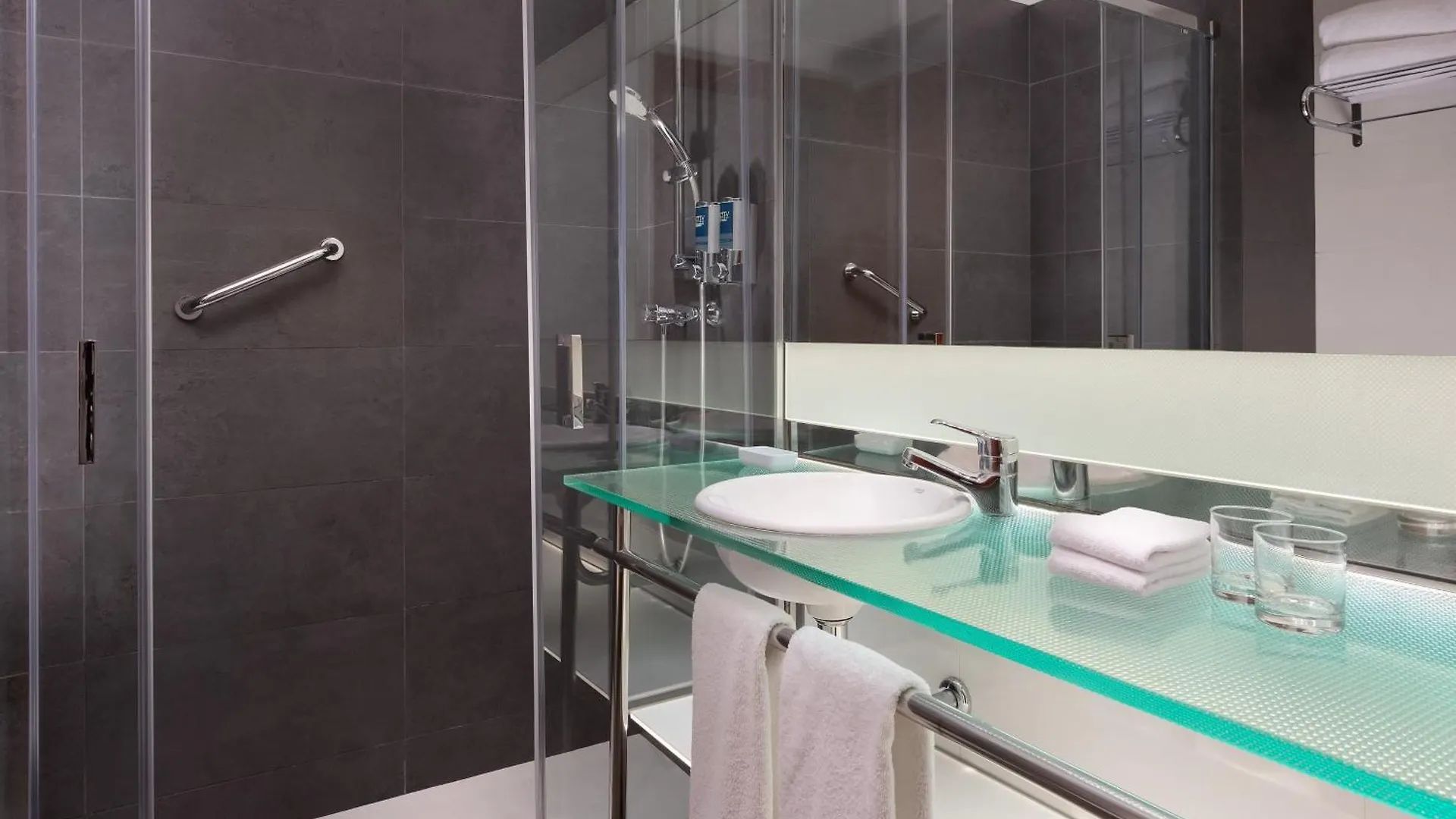 Four Points By Sheraton Barcelona Diagonal 4*,