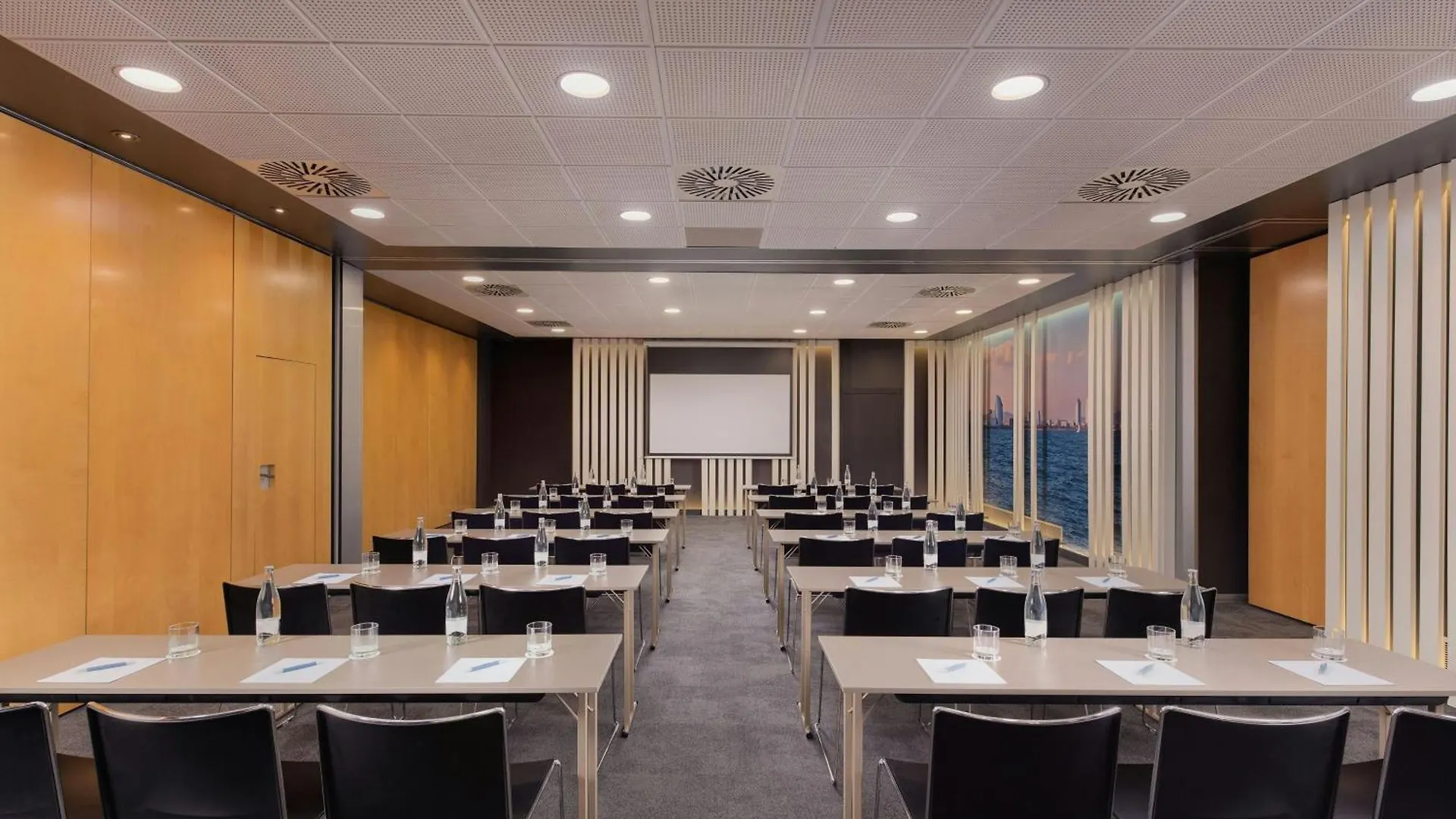 Hotel Four Points By Sheraton Barcelona Diagonal